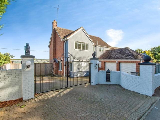5 bedroom detached house for sale