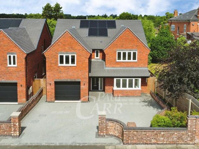 5 bedroom detached house for sale