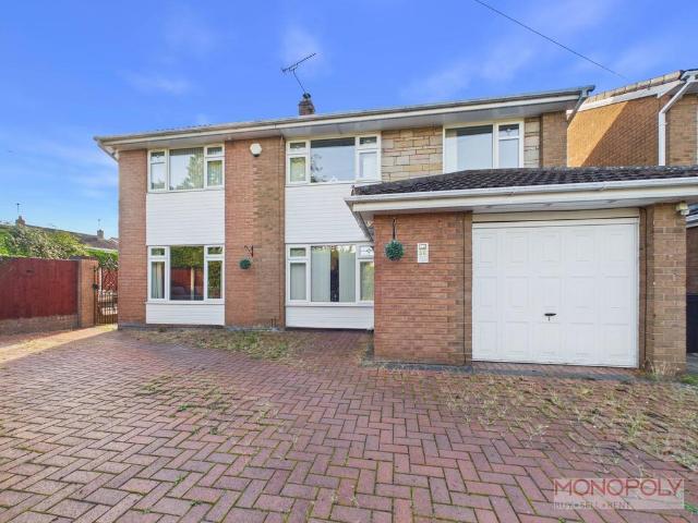5 bedroom detached house for sale