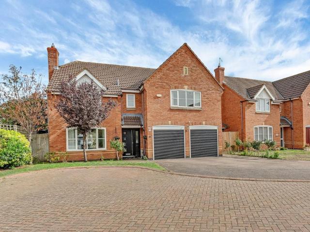 5 bedroom detached house for sale