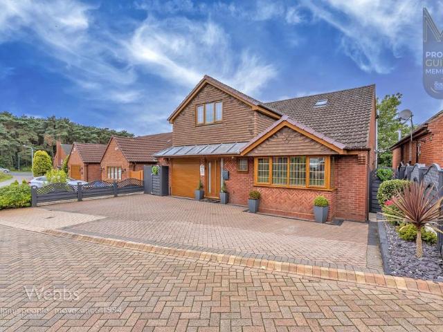 5 bedroom detached house for sale