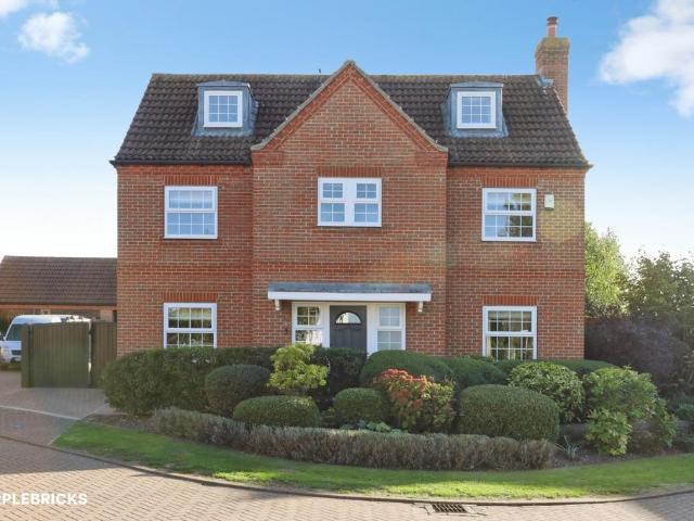 5 bedroom detached house for sale