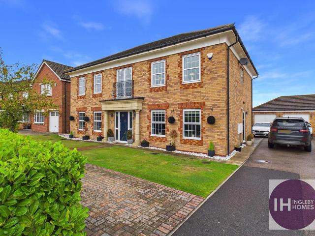 5 bedroom detached house for sale