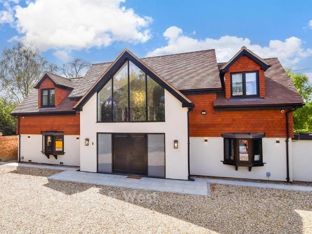 5 bedroom detached house for sale