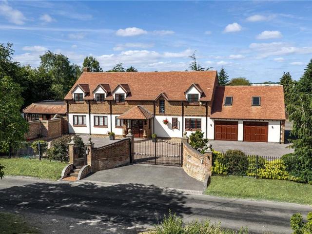 5 bedroom detached house for sale