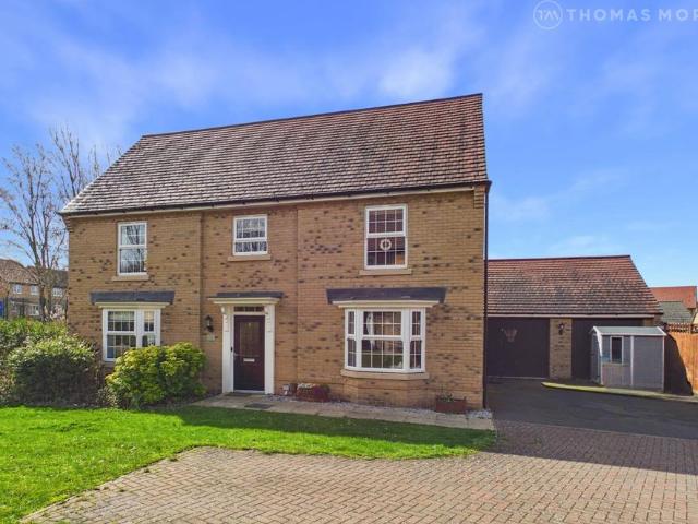 5 bedroom detached house for sale