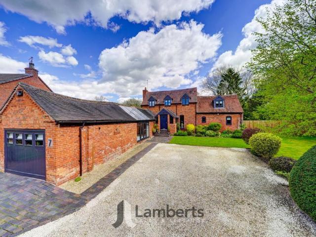 5 bedroom detached house for sale