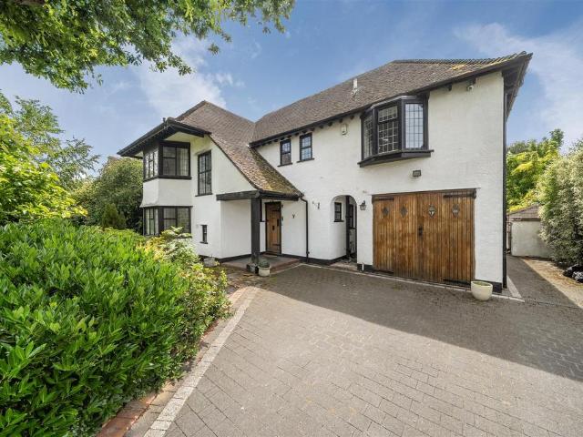 5 bedroom detached house for sale
