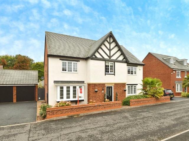 5 bedroom detached house for sale