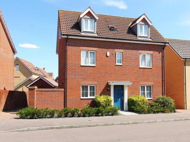 5 bedroom detached house for sale