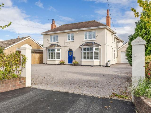 5 bedroom detached house for sale