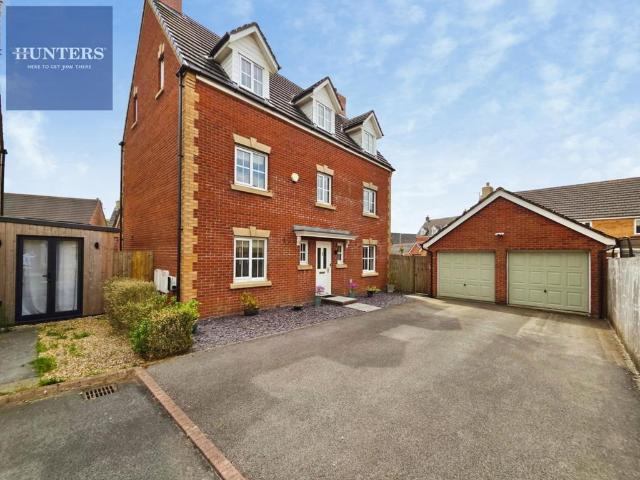 5 bedroom detached house for sale