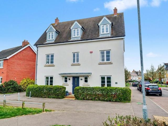 5 bedroom detached house for sale