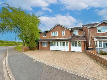 5 bedroom detached house for sale