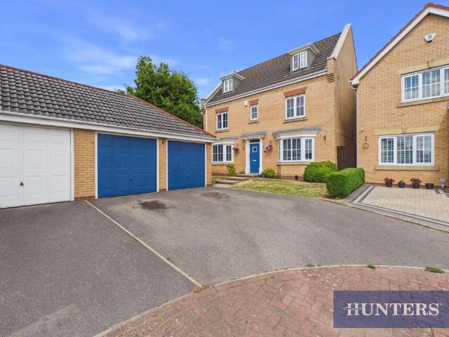 5 bedroom detached house for sale