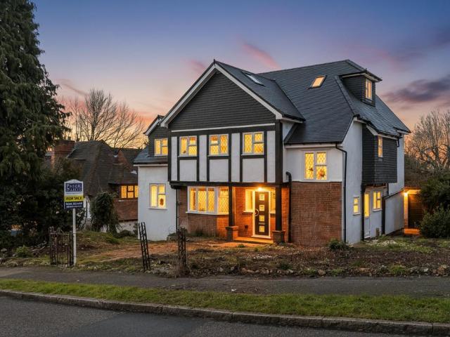 5 bedroom detached house for sale