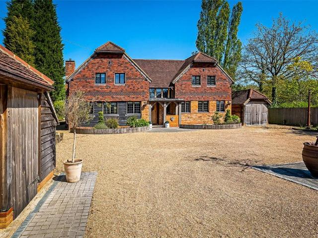 5 bedroom detached house for sale