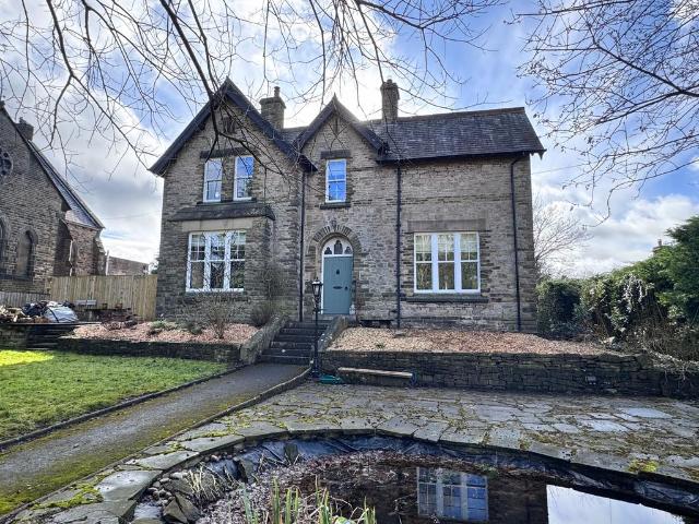 5 bedroom detached house for sale