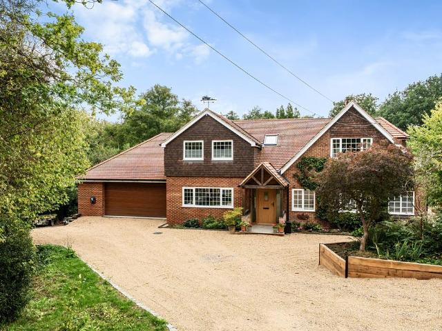 5 bedroom detached house for sale