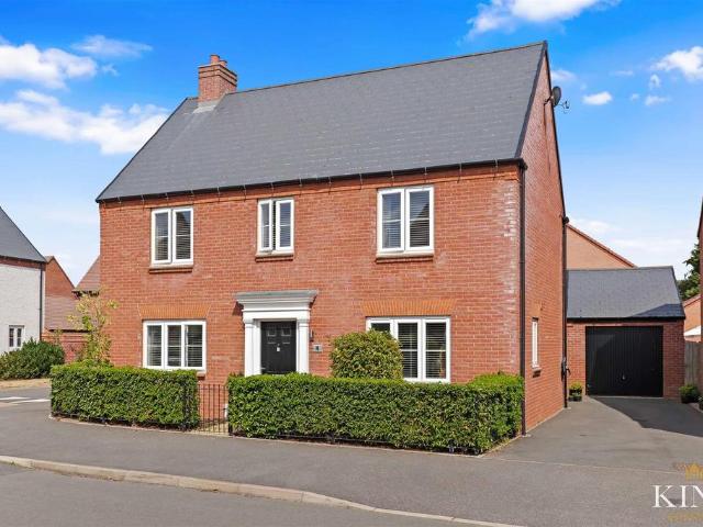 5 bedroom detached house for sale