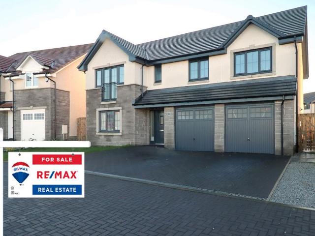 5 bedroom detached house for sale