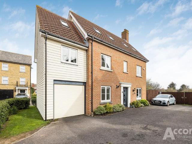 5 bedroom detached house for sale