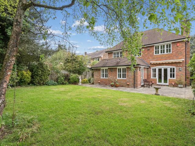 5 bedroom detached house for sale