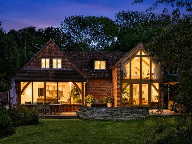 5 bedroom detached house for sale