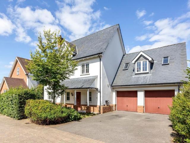 5 bedroom detached house for sale