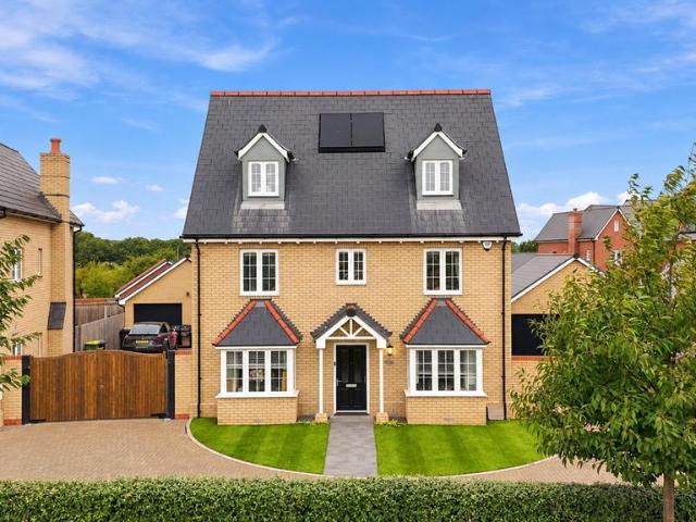5 bedroom detached house for sale