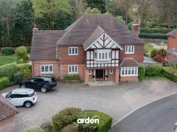 5 bedroom detached house for sale