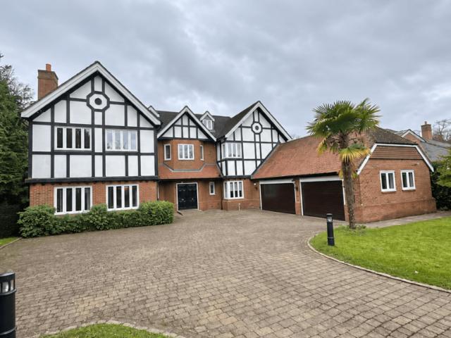 5 bedroom detached house for sale