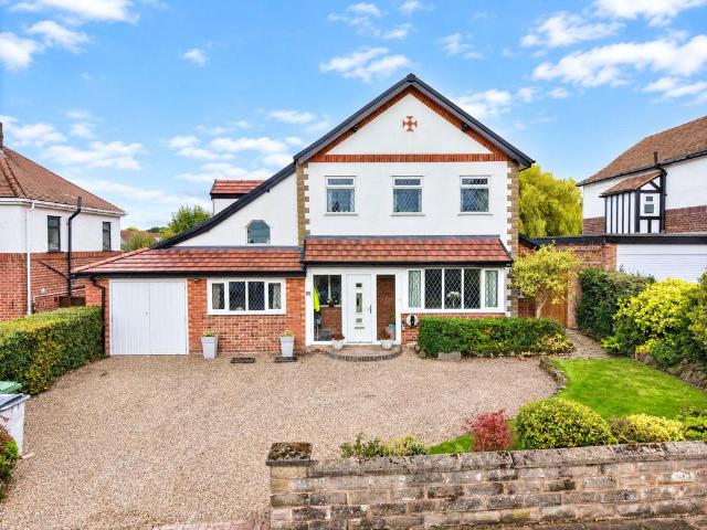 5 bedroom detached house for sale