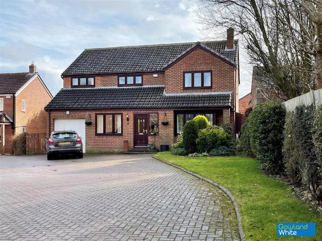 5 bedroom detached house for sale