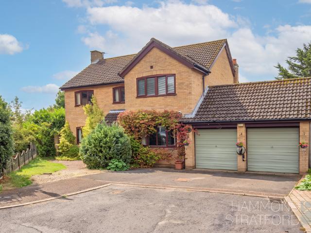 5 bedroom detached house for sale