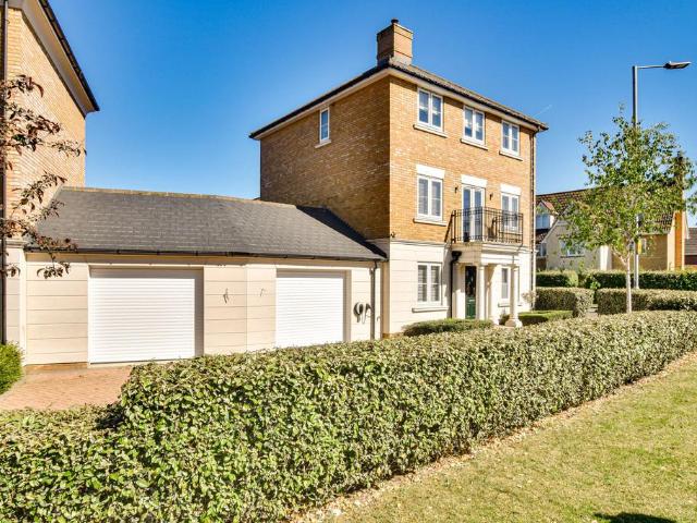 5 bedroom detached house for sale