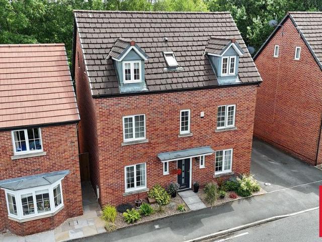5 bedroom detached house for sale