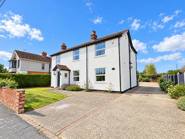 5 bedroom detached house for sale