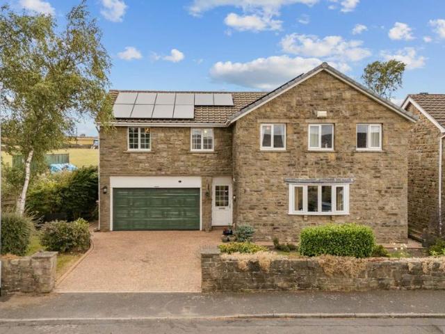 5 bedroom detached house for sale