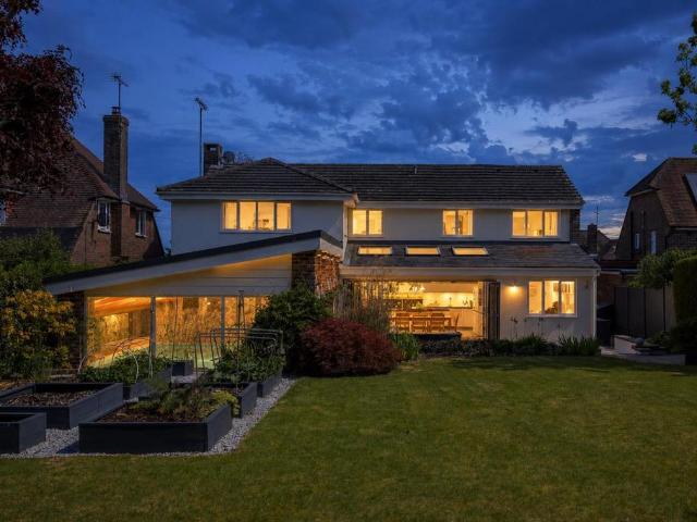 5 bedroom detached house for sale