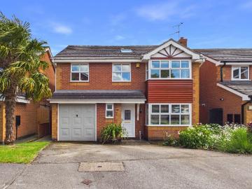 5 bedroom detached house for sale