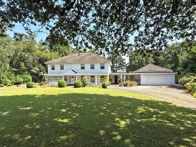 5 bedroom detached house for sale