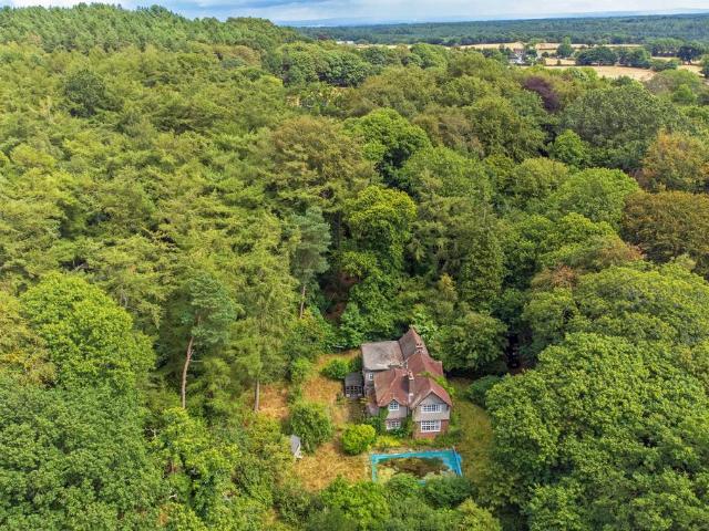 5 bedroom detached house for sale