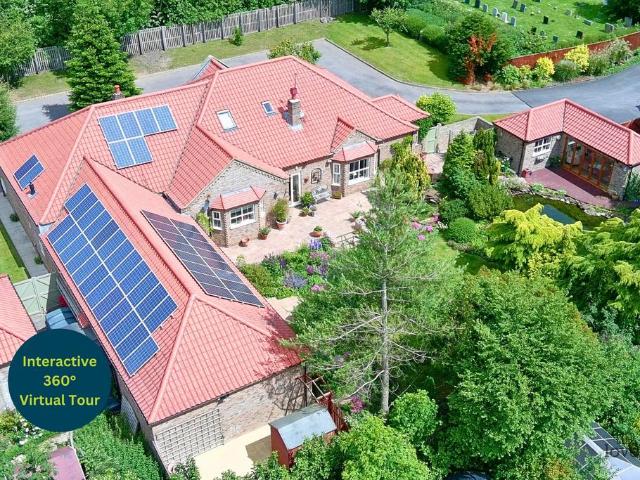 5 bedroom detached house for sale