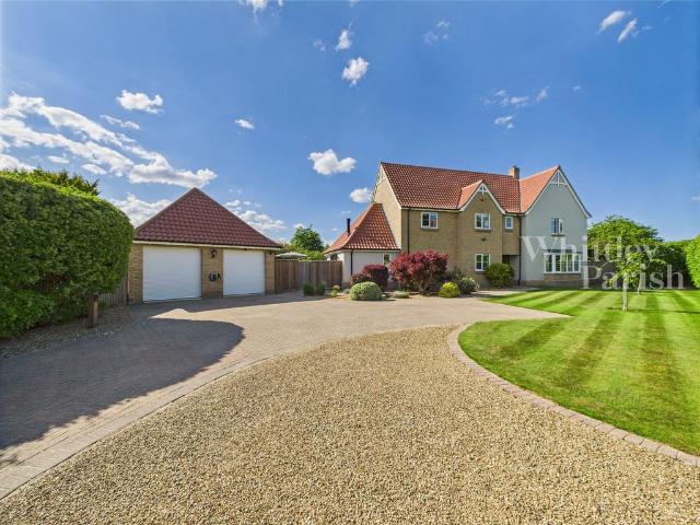 5 bedroom detached house for sale