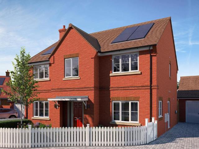 5 bedroom detached house for sale