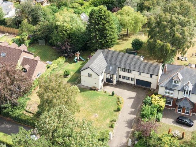 5 bedroom detached house for sale
