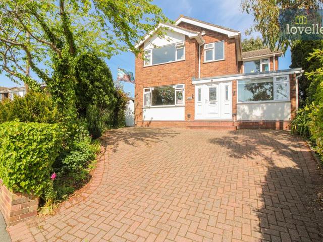 5 bedroom detached house for sale