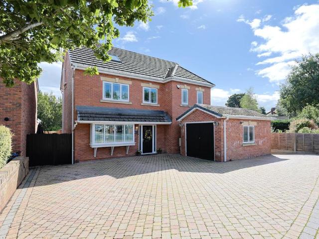 5 bedroom detached house for sale