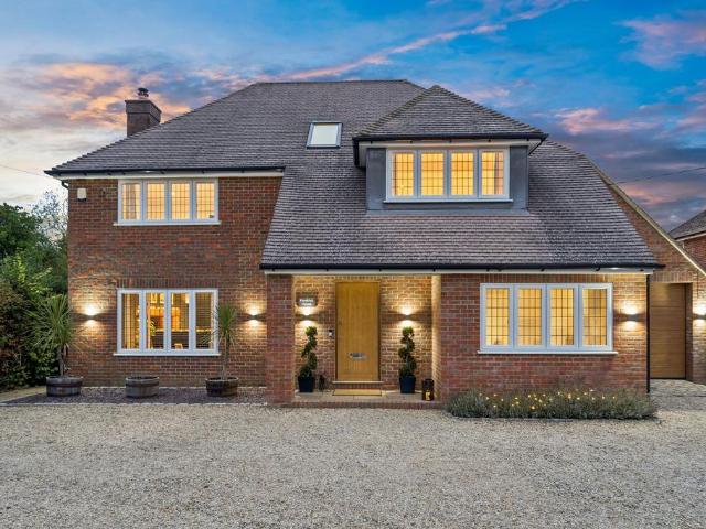 5 bedroom detached house for sale